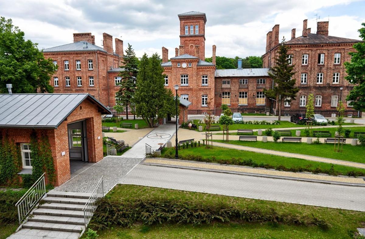 Juna - Nowoczesny Apartament W Centrum Z Widokiem Na Park Pruszkow Ngoại thất bức ảnh