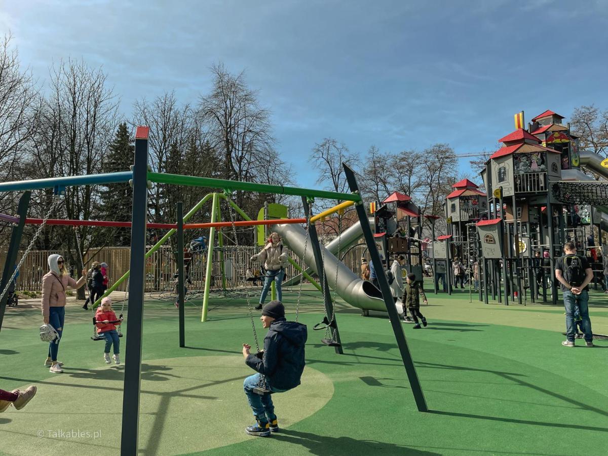 Juna - Nowoczesny Apartament W Centrum Z Widokiem Na Park Pruszkow Ngoại thất bức ảnh